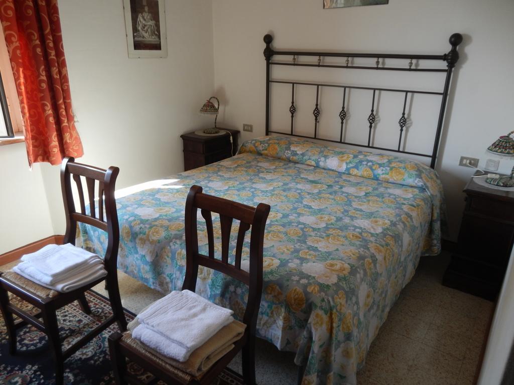 Residence Il Colle Collestrada Quarto foto